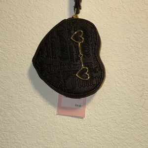 Nwt Juicy couture heart shaped coin/wallet purse.